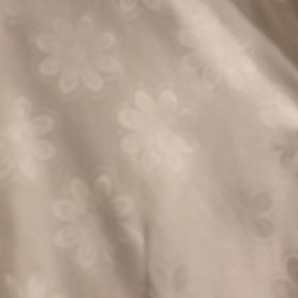 Foxcroft  blouse with flowers looks like silk. - Picture 4 of 7